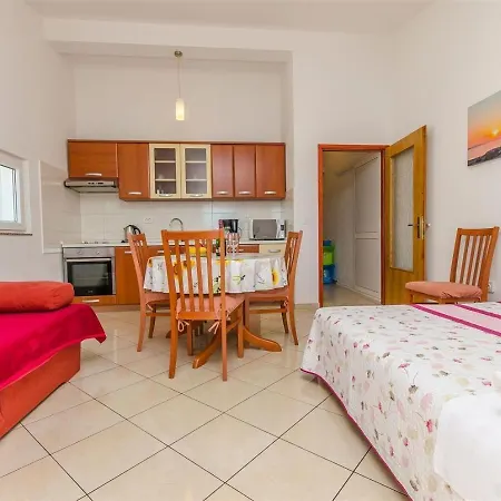 Appartement With Parking Space Rtina - Miocici, Zadar - 13072 *