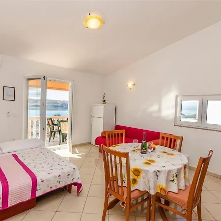 Διαμέρισμα With Parking Space Rtina - Miocici, Zadar - 13072