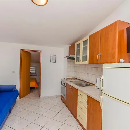 With Parking Space Rtina - Miocici, Zadar - 13072 Ражанац