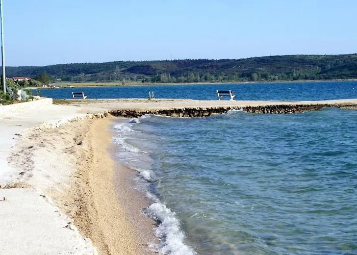 Apartman With Parking Space Rtina - Miocici, Zadar - 13072 Ražanac