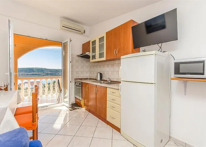 Apartman With Parking Space Rtina - Miocici, Zadar - 13072 Ražanac